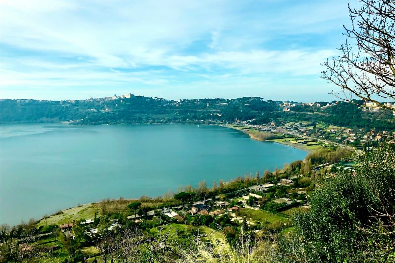 Relax e sport in riva ai laghi del centro Italia: l'esperienza di team building che stavi aspettando